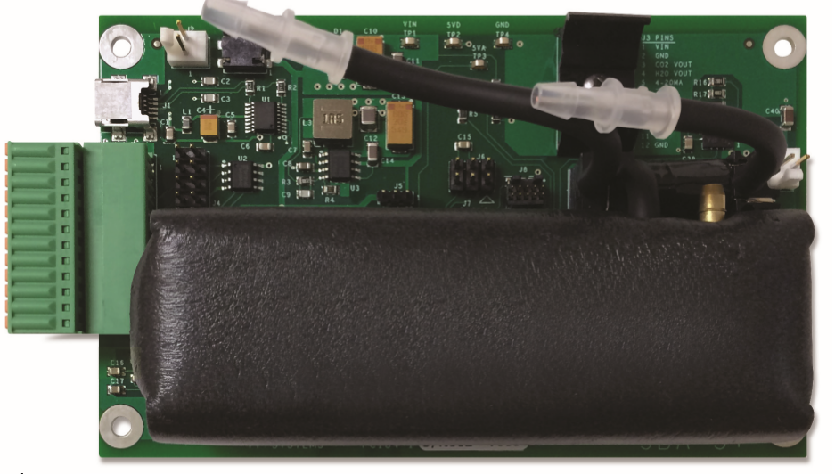 用于测定CO2浓度的非色散红外气体分析仪，集成自动调零与采样泵，支持多种量程与输出接口